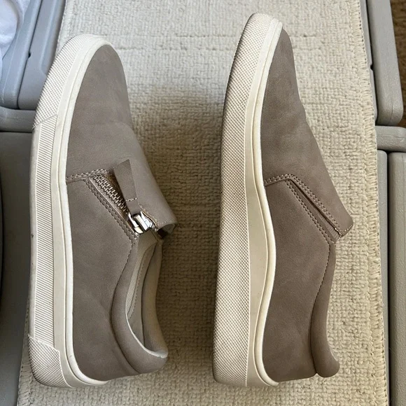 DONATED Kensie Soren Women's Fashion Low Top Sneaker - Picture 6 of 8